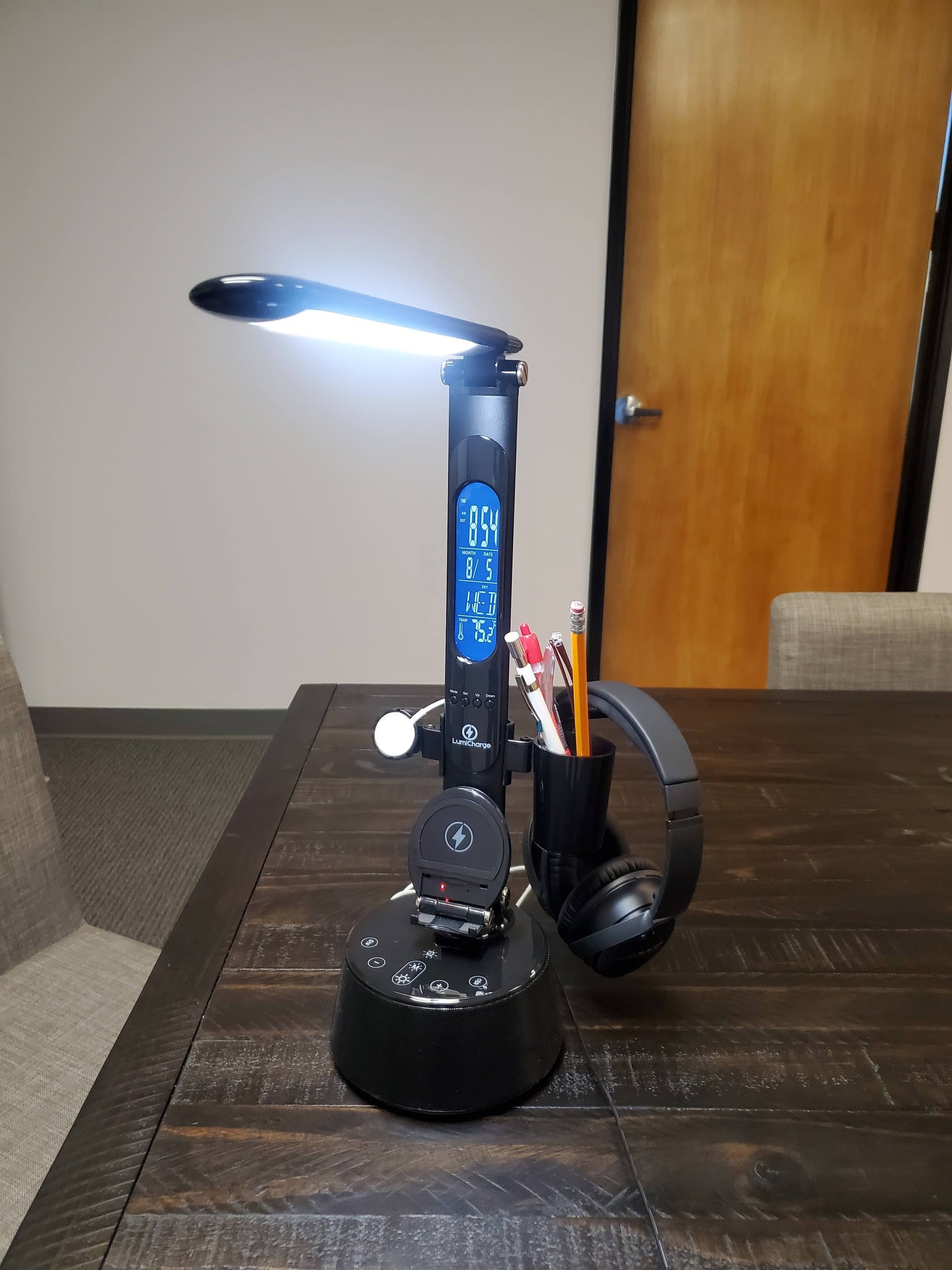 LumiChargeT2W -5 in 1- Desk Lamp, Bluetooth Speaker & Wireless Charger